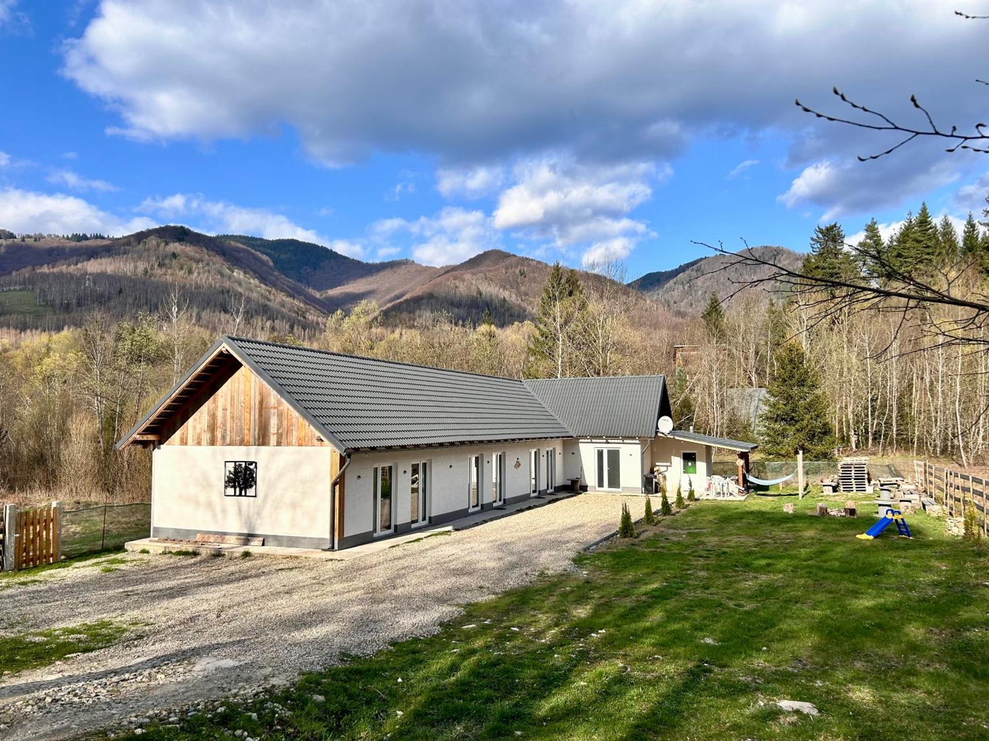 Casa Irinei Hotell Poiana Mărului Eksteriør bilde
